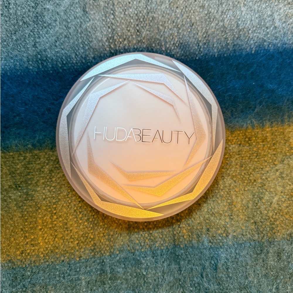 HUDA BEAUTY N.Y.M.P.H All Over Highlighting Powder - Flora
